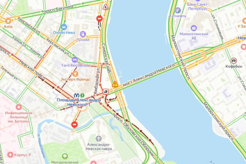 ДТП парализовало троллейбусное движение по мосту Александра Невского